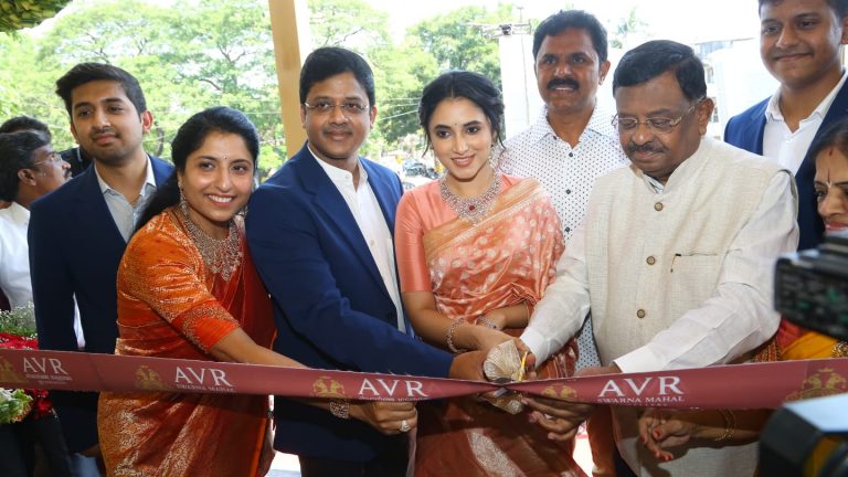 Grand Inauguration of the 18th Branch and first store of AVR Swarna Mahal Jewellers At Anna Nagar, Chennai