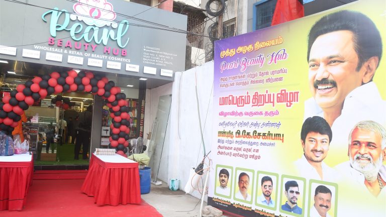 Pearl Beauty Hub launched its First outlet by Honourable Minister PK Sekar Babu and Rajesh jain (Councillor ) at Kilpauk