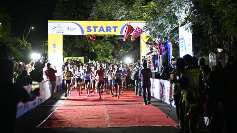 6,500 runners participated in the 12th edition of the Hexaware Dream Runners Half Marathon.