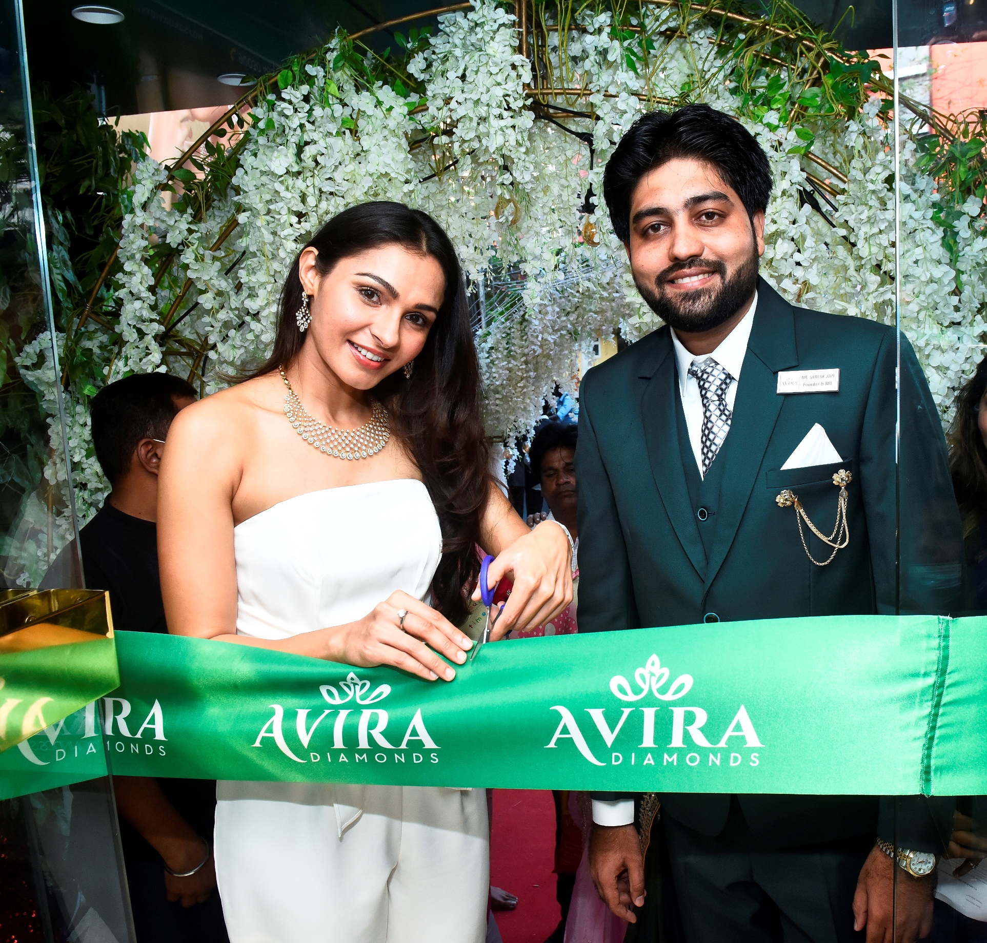Andrea Jeremiah (Actor and Playback Singer) inaugurates the first store of Avira Diamonds